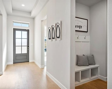 552 Horsetail Way - Photo Thumbnail 2