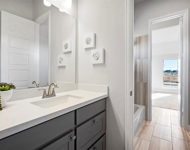 552 Horsetail Way - Photo Thumbnail 9