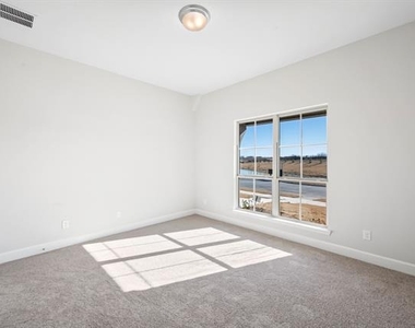 552 Horsetail Way - Photo Thumbnail 4