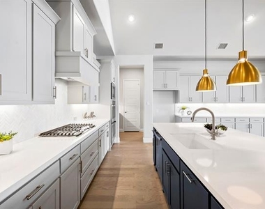 552 Horsetail Way - Photo Thumbnail 12