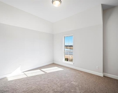 552 Horsetail Way - Photo Thumbnail 7