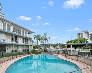 741 Bayshore Drive - Photo Thumbnail 19