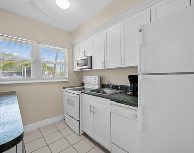 741 Bayshore Drive - Photo Thumbnail 8