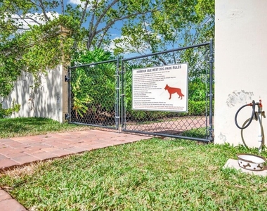 32 W Harbour Isle Dr Drive W - Photo Thumbnail 8
