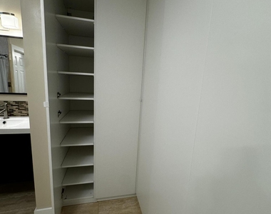 5520 Coach House Circle - Photo Thumbnail 21