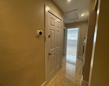 5520 Coach House Circle - Photo Thumbnail 30