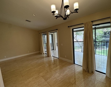 5520 Coach House Circle - Photo Thumbnail 15