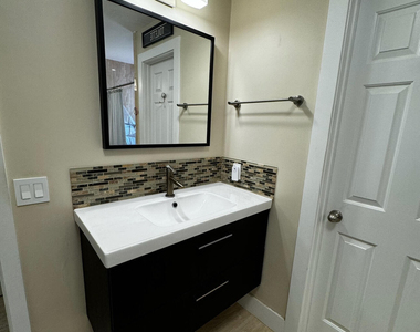 5520 Coach House Circle - Photo Thumbnail 26