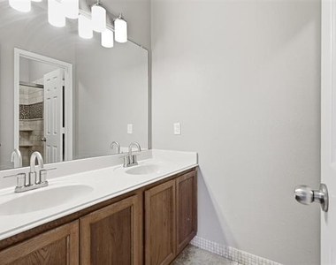 111 Shadybrook Drive - Photo Thumbnail 22