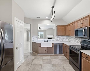 111 Shadybrook Drive - Photo Thumbnail 13