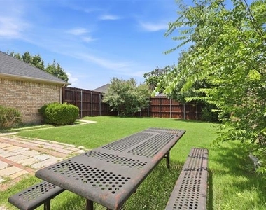 111 Shadybrook Drive - Photo Thumbnail 25