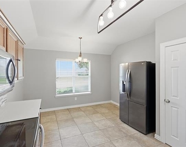111 Shadybrook Drive - Photo Thumbnail 14