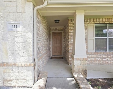 111 Shadybrook Drive - Photo Thumbnail 3