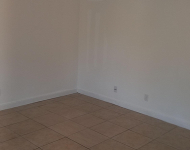 4165 Sw 67th Avenue - Photo Thumbnail 5