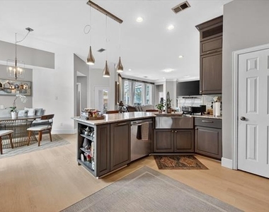 3409 Waterbury Court - Photo Thumbnail 9