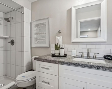 7635 E Minnezona Avenue - Photo Thumbnail 13