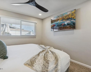 7635 E Minnezona Avenue - Photo Thumbnail 7