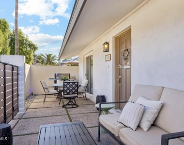 7635 E Minnezona Avenue - Photo Thumbnail 16