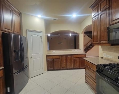 1020 Paradise Cove - Photo Thumbnail 3
