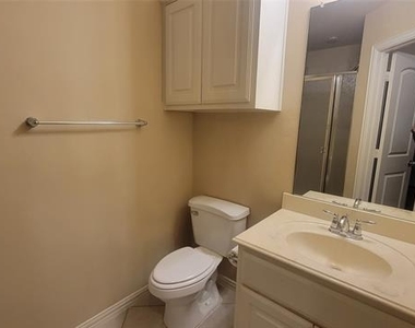 1020 Paradise Cove - Photo Thumbnail 10