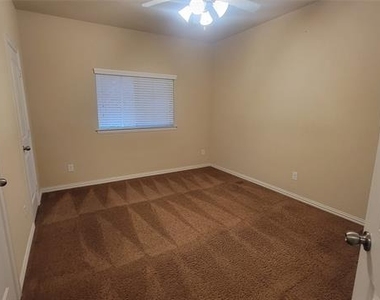 1020 Paradise Cove - Photo Thumbnail 13