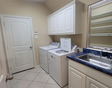 1020 Paradise Cove - Photo Thumbnail 11