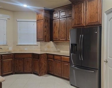 1020 Paradise Cove - Photo Thumbnail 2