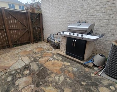 1020 Paradise Cove - Photo Thumbnail 14