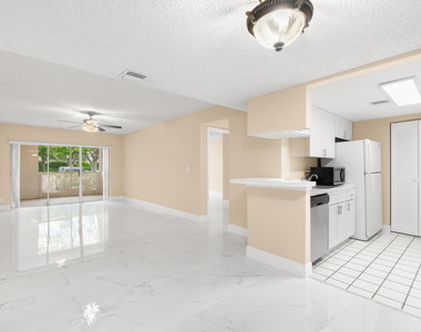 9855 Westview Drive - Photo Thumbnail 2