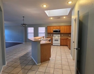 5820 Show Master Lane - Photo Thumbnail 5