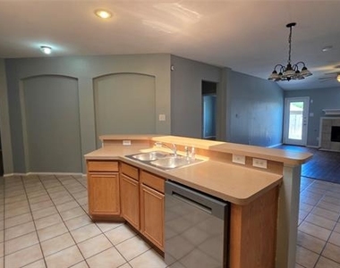 5820 Show Master Lane - Photo Thumbnail 6