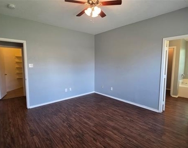 5820 Show Master Lane - Photo Thumbnail 11