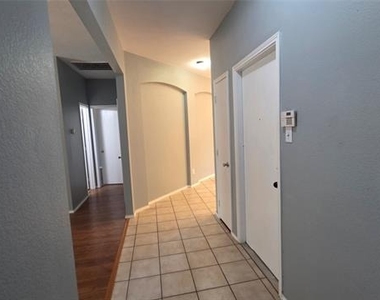 5820 Show Master Lane - Photo Thumbnail 24