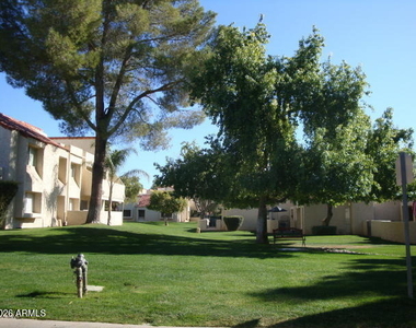 7424 N Via Camello Del Norte -- - Photo Thumbnail 3