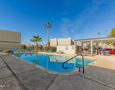 2524 S El Paradiso -- - Photo Thumbnail 11