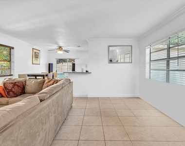 700 Sw 5th Court - Photo Thumbnail 9