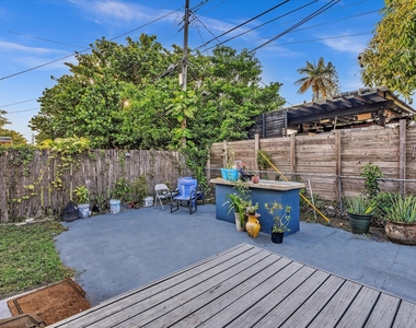 700 Sw 5th Court - Photo Thumbnail 22