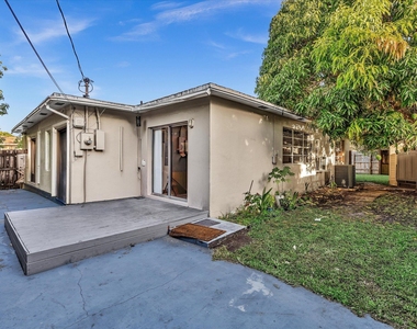 700 Sw 5th Court - Photo Thumbnail 26