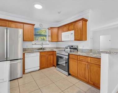 700 Sw 5th Court - Photo Thumbnail 15