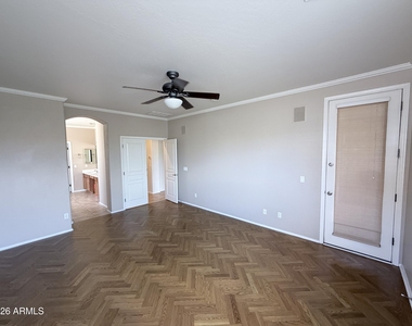 7310 E Mallory Circle - Photo Thumbnail 17