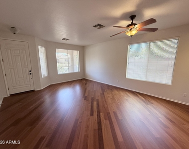 7310 E Mallory Circle - Photo Thumbnail 4