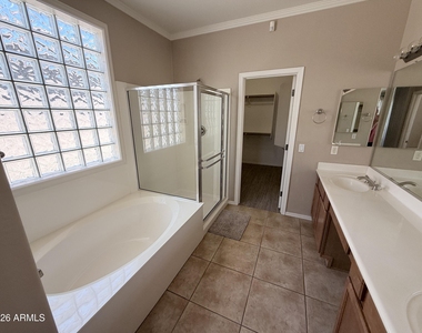 7310 E Mallory Circle - Photo Thumbnail 19