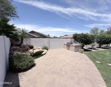 7310 E Mallory Circle - Photo Thumbnail 27