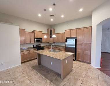 7310 E Mallory Circle - Photo Thumbnail 7