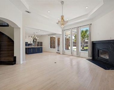 1419 Biltmore Court - Photo Thumbnail 4