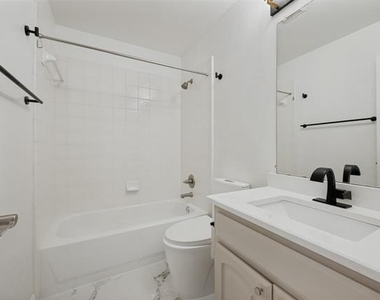 1419 Biltmore Court - Photo Thumbnail 18