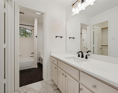 1419 Biltmore Court - Photo Thumbnail 17