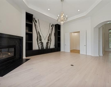1419 Biltmore Court - Photo Thumbnail 2