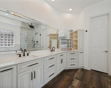1419 Biltmore Court - Photo Thumbnail 13