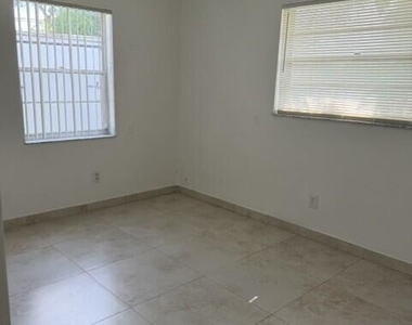 5848 Lincoln Street - Photo Thumbnail 5